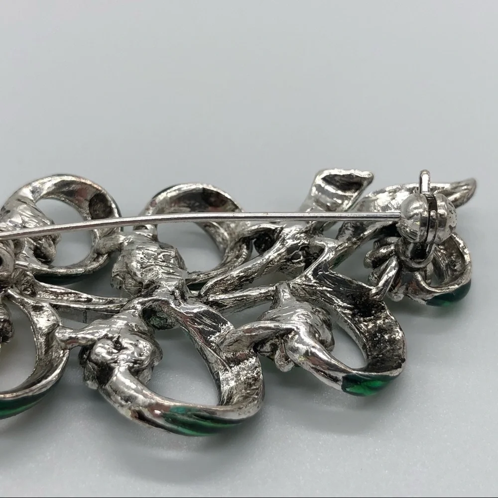 **FREE W/PURCHASE  Vintage Enamel Rhinestone Brooch‎ Pin Silver Leaf